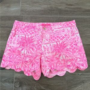 Pink Palm-Print Scallop Hem Women's Shorts